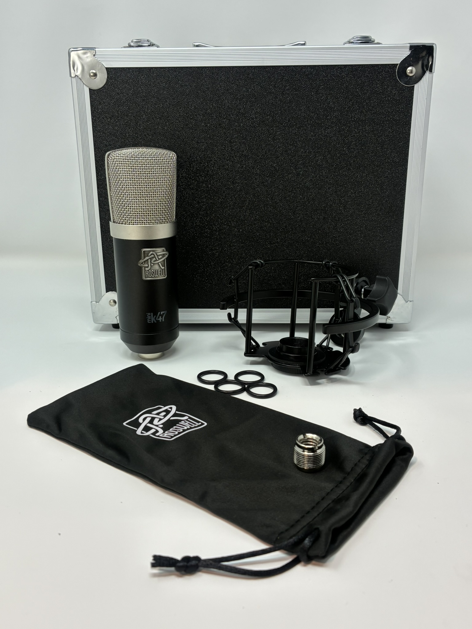 専用ショックマウントケースが付属